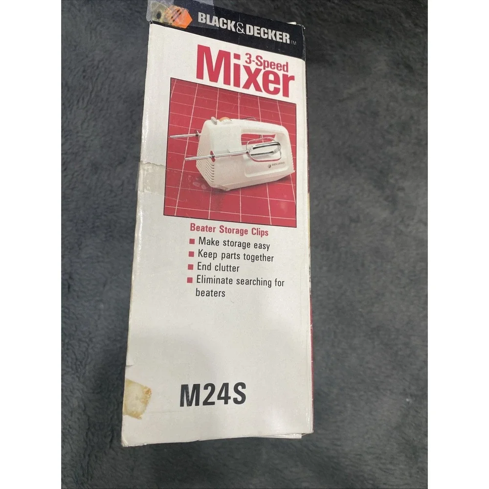 Vintage Black And Decker M24S 3‎ Speed Handheld Electric Mixer White New Retro